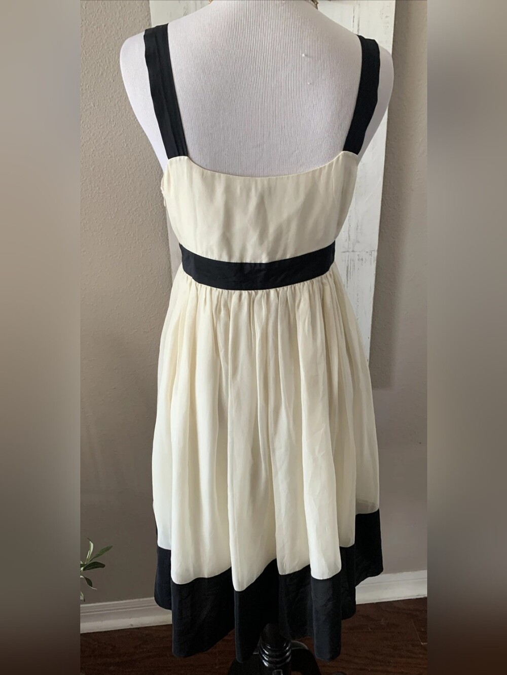 Embellished Black & Cream Sleeveless Party Dress - Picture 4 of 5